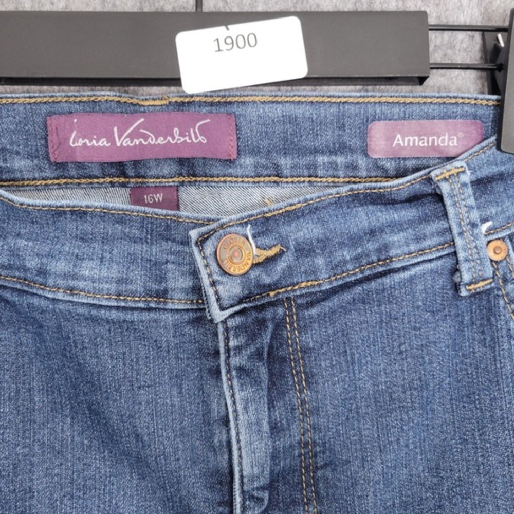 Gloria Vanderbilt Amanda Jeans Womens Size 16W Relaxed Fit Classic Blue‎ Denim - Picture 2 of 8